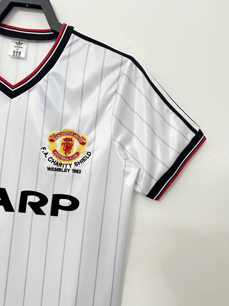 Retro Manchester United 1983 away