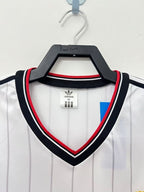 Retro Manchester United 1983 away