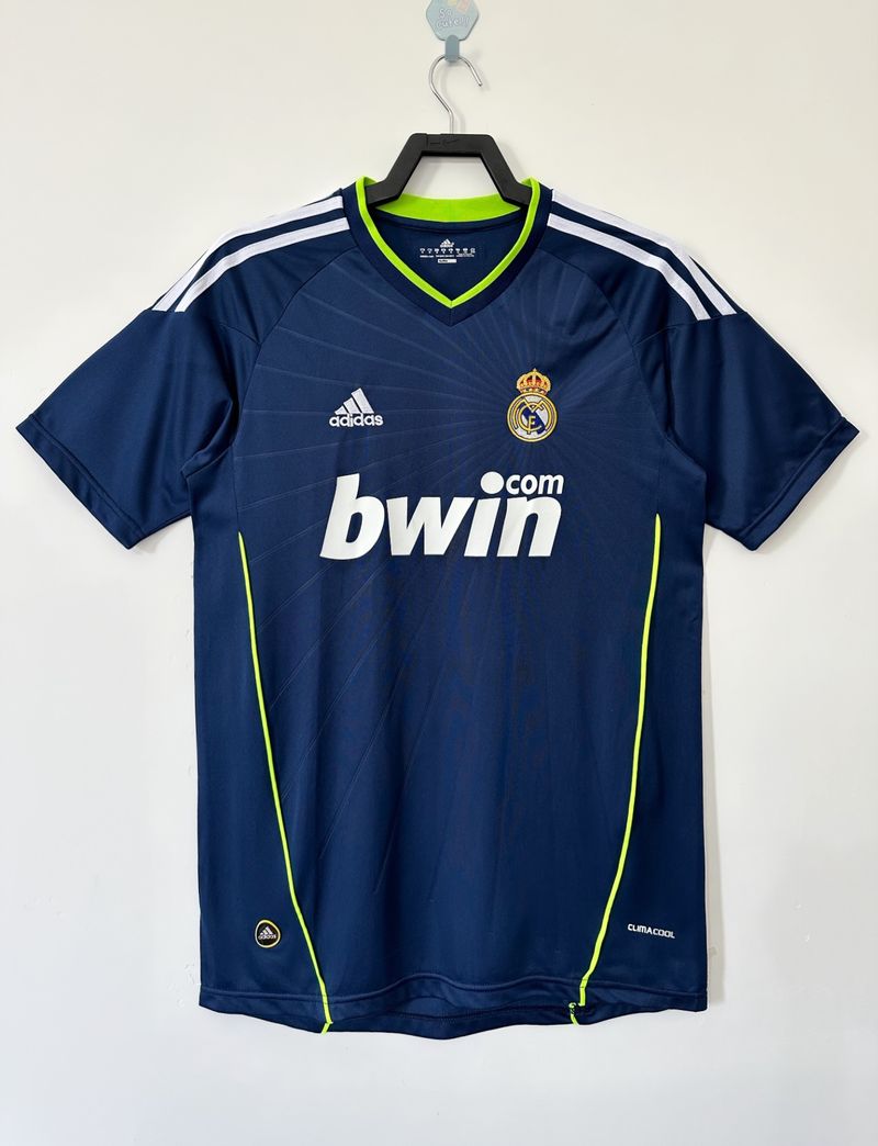 Retro Real Madrid 2010-2011 away