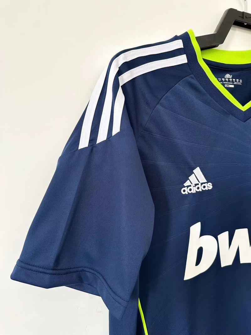 Retro Real Madrid 2010-2011 away