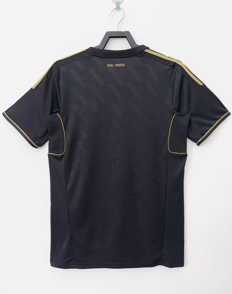 Retro Real Madrid 2011-2012 away Secondary image