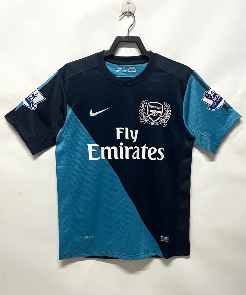 Retro Arsenal FC 2011-2012 away Main image