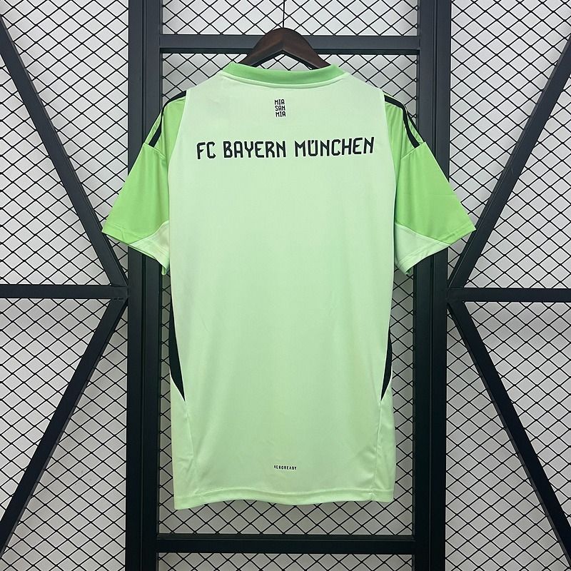 Bayern München 2025-2026 goalkeeper Image secondaire du produit