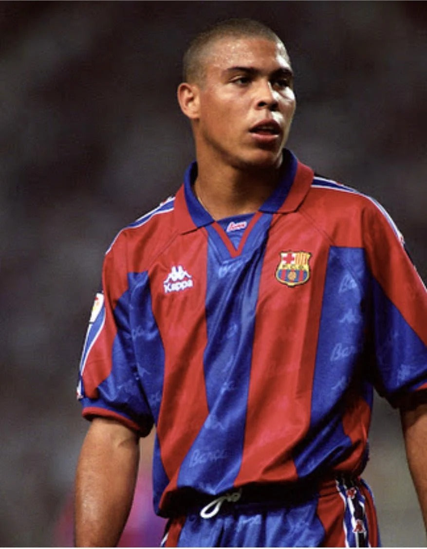 Retro FC Barcelona 1996-1997 home Secondary image