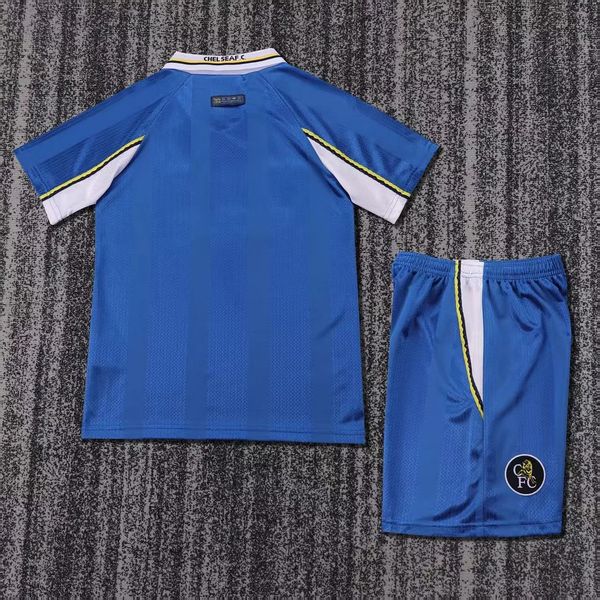 Retro Kids Chelsea FC 1995-1997 home Secondary image