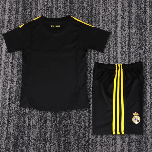 Retro Kids Real Madrid 2011-2012 Goalkeeper Secondary image