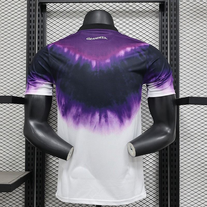 Real Madrid 2025-2026 special edition player Secondary image