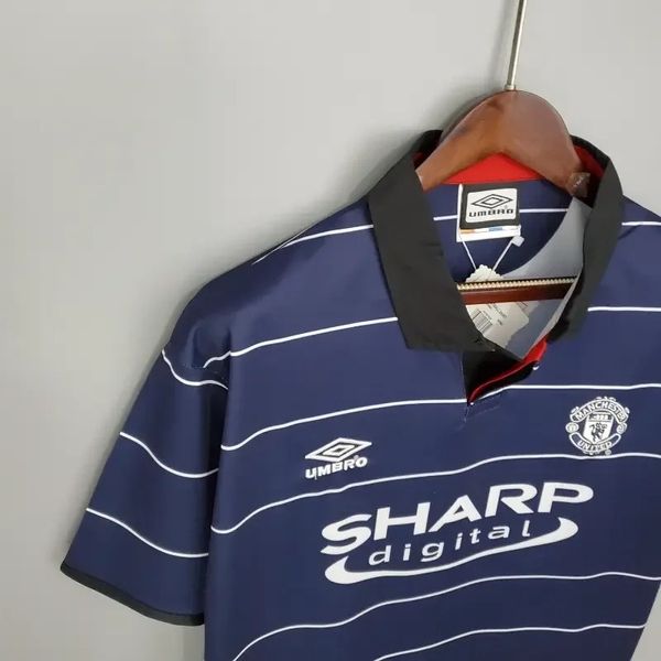 Retro Manchester United 1999-2000 away