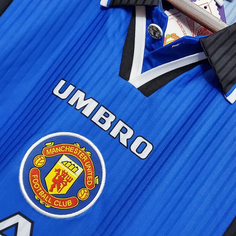 Retro Manchester United 1996-1997 second away