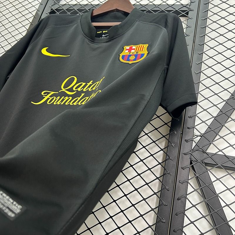 Retro FC Barcelona 2011-2012 away