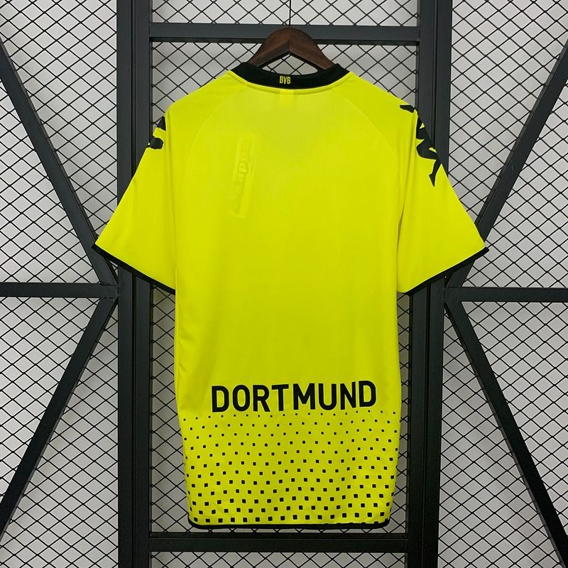 Retro BVB Dortmund 2011-2012 home Secondary image