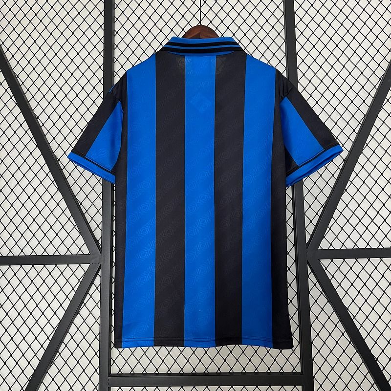 Retro Inter Milan 1995-1996 home Secondary image