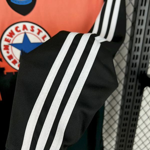 Retro Newcastle United 1996-1997 Goalkeeper Long Sleeves