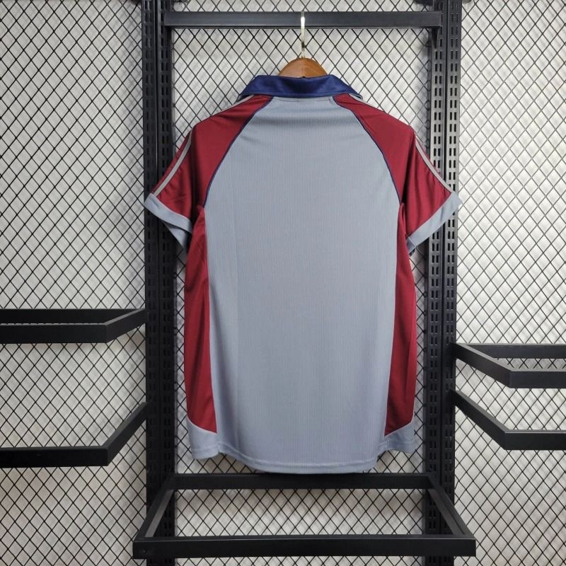 Retro Bayern Munich 1998-1999 away Secondary image
