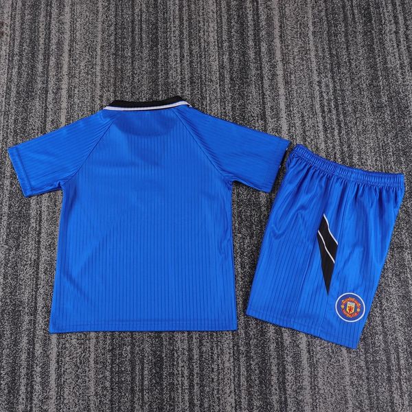 Retro Kids Manchester United 1996-1998 away Secondary image