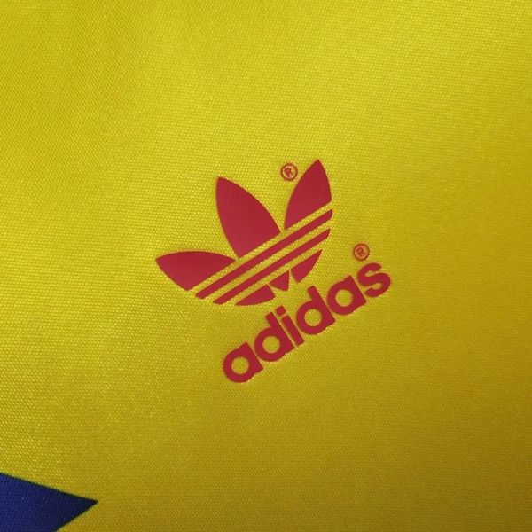 Colombia 1990 retro home