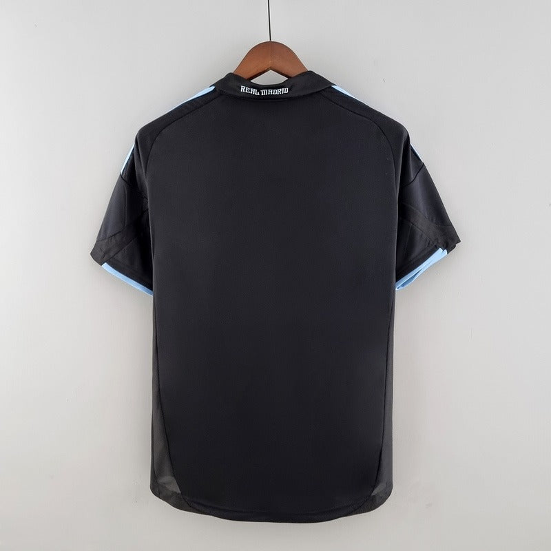 Retro Real Madrid 2009-2010 away Secondary image