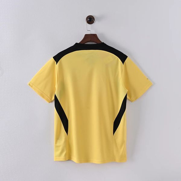 Retro Liverpool FC 2004-2005 away Secondary image