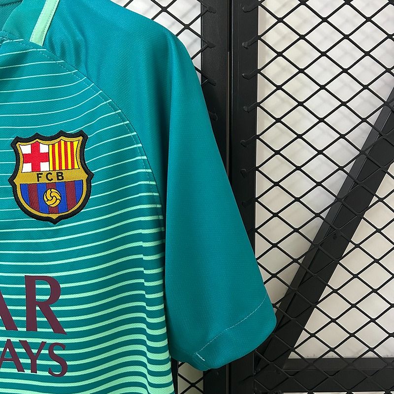 Retro FC Barcelona 2016-2017 third away