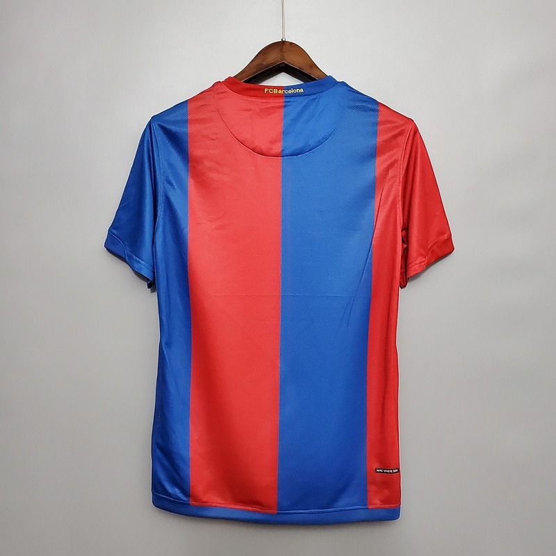 Retro FC Barcelona 2006-2007 home Secondary image