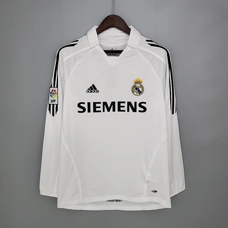 Retro Real Madrid 2005-2006 Home Long Sleeve Main image