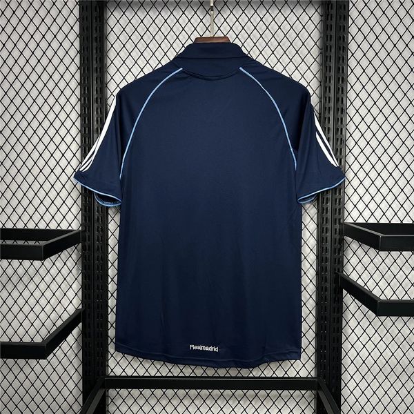 Retro Real Madrid 2005-2006 away Secondary image