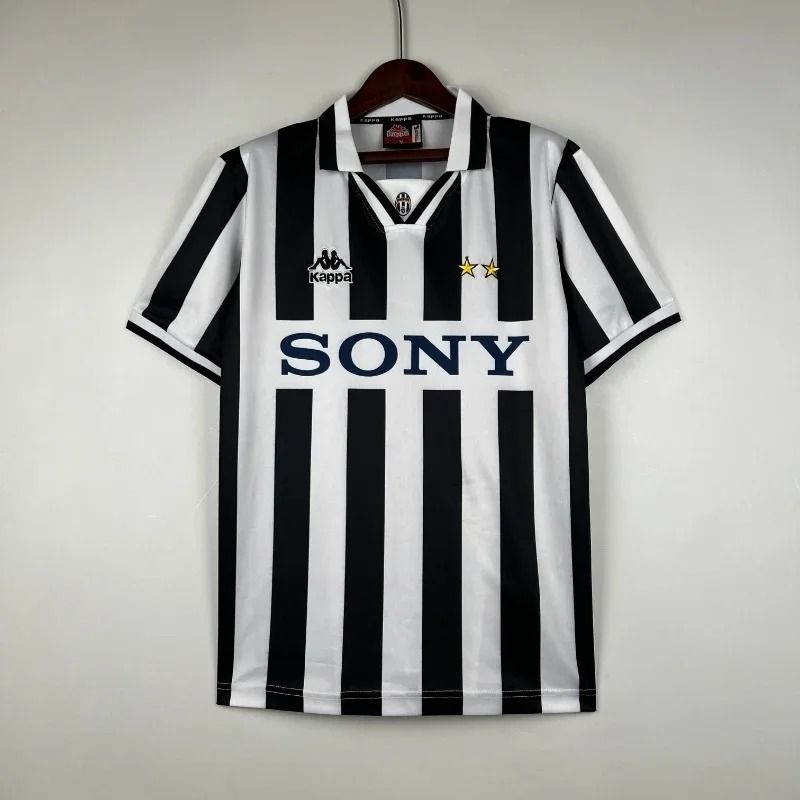 Retro Juventus 1996 - 1997 home - WCFOOTBALLSUIT Main image