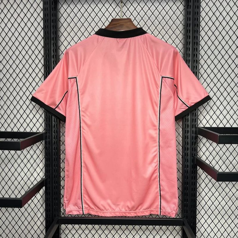 Retro Juventus 1997-1998 away Secondary image