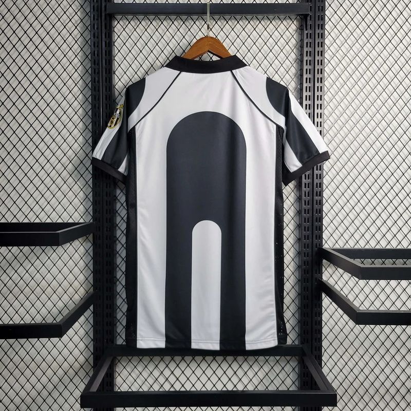 Juventus Retro 1997-1998 home Secondary image