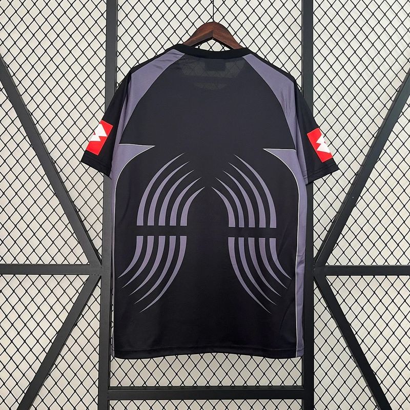 Retro Juventus 2001-2002 away Secondary image