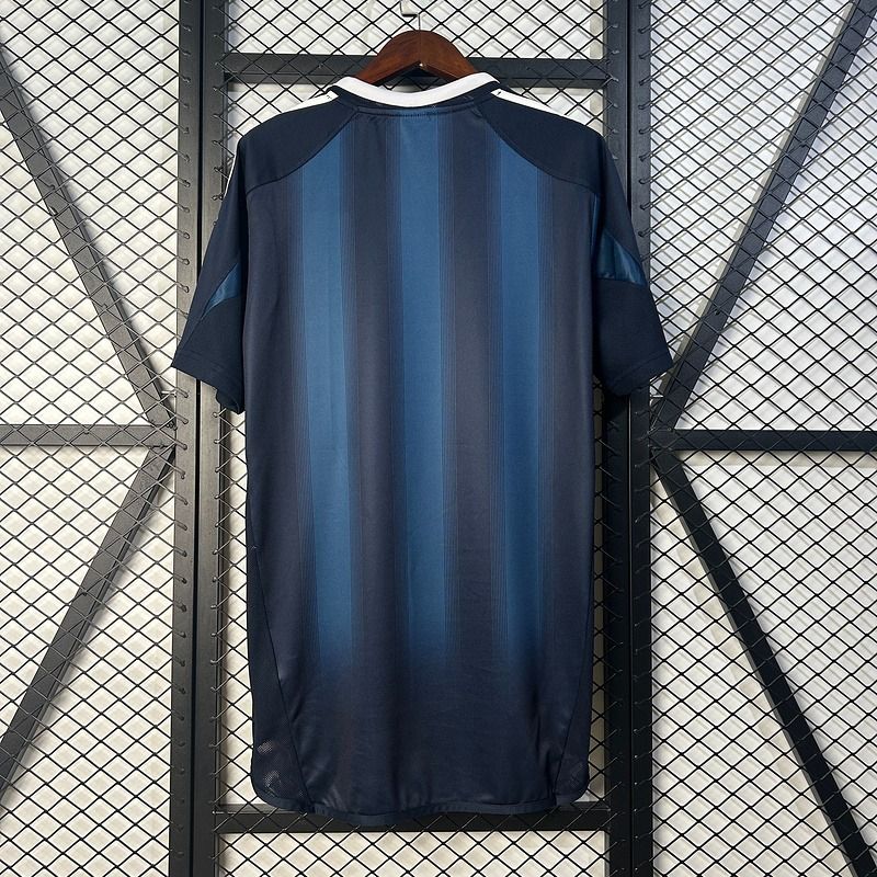 Retro Newcastle United 2005-2006 away Secondary image